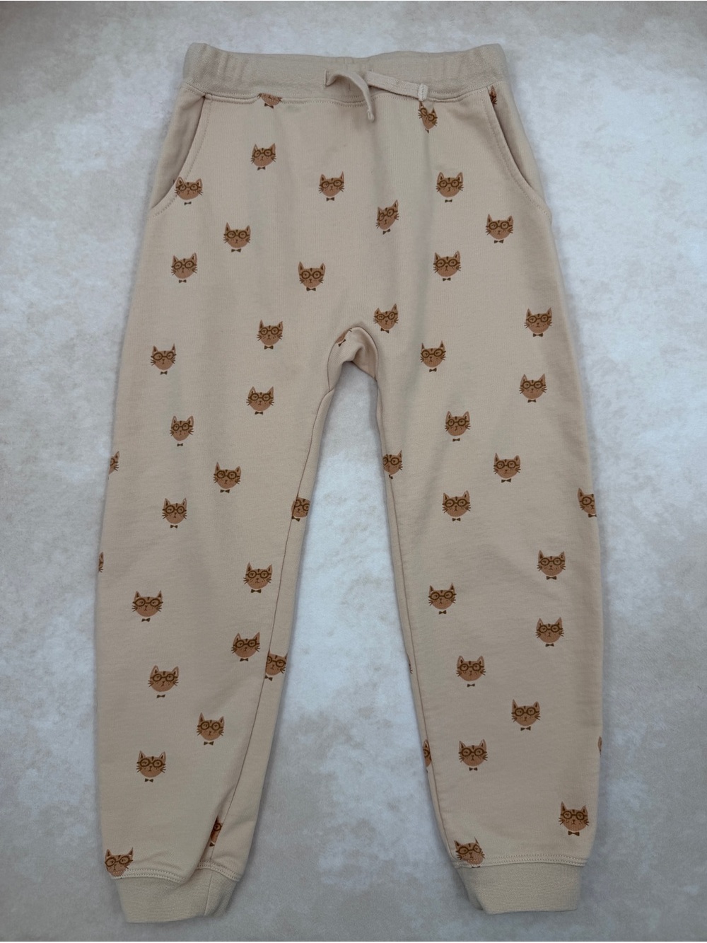 Rylee + Cru Beige Smarty Cat Print Jogger Pants